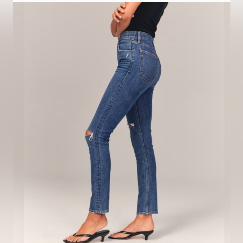 NWOT, Abercrombie & Fitch High Rise Skinny Jean Distressed, Sz 27/4